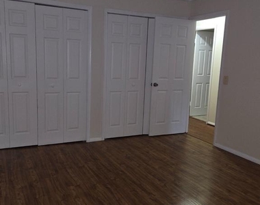 111 Donzen Drive - Photo Thumbnail 10