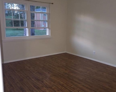111 Donzen Drive - Photo Thumbnail 11