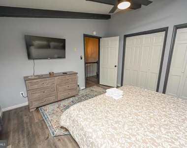 285 Lakeshore Drive - Photo Thumbnail 35
