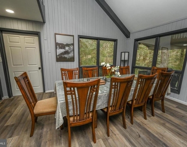285 Lakeshore Drive - Photo Thumbnail 5