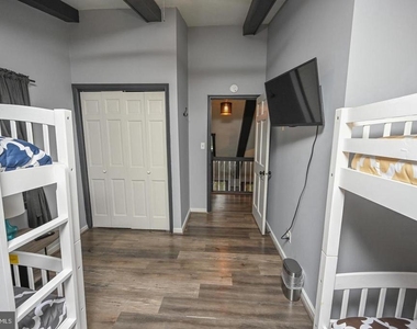 285 Lakeshore Drive - Photo Thumbnail 30