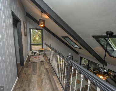 285 Lakeshore Drive - Photo Thumbnail 23