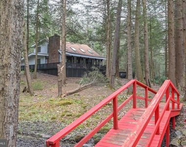 285 Lakeshore Drive - Photo Thumbnail 46