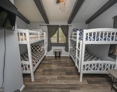 285 Lakeshore Drive - Photo Thumbnail 31
