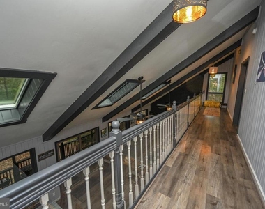 285 Lakeshore Drive - Photo Thumbnail 32