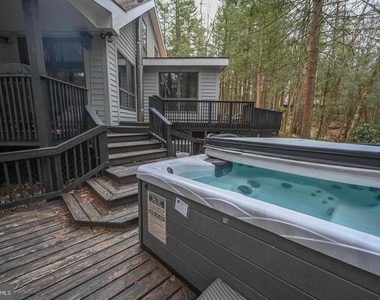285 Lakeshore Drive - Photo Thumbnail 38