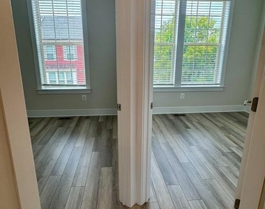 201 Pomegranate Lane - Photo Thumbnail 24