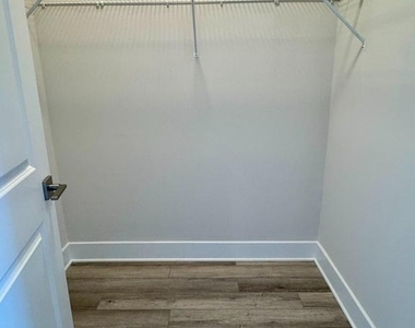 201 Pomegranate Lane - Photo Thumbnail 20
