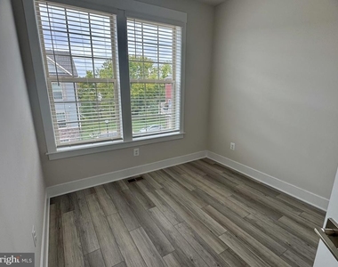 201 Pomegranate Lane - Photo Thumbnail 25
