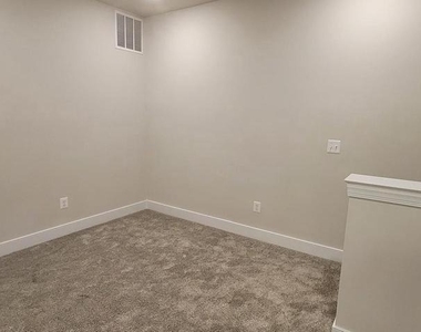 4940 Macdonough Pl - Photo Thumbnail 19