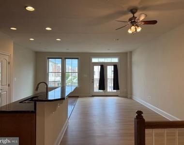 3579 Sprigg Street S - Photo Thumbnail 6