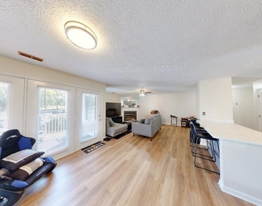 2106 Whitehall Road - Photo Thumbnail 7