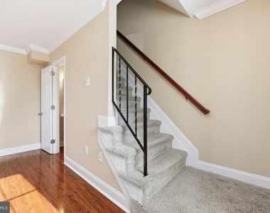 569 Lancaster Place - Photo Thumbnail 23