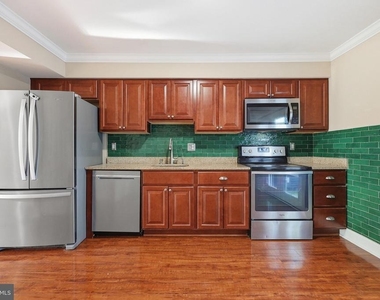 569 Lancaster Place - Photo Thumbnail 14