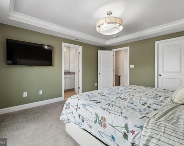 6941 Waterbury Place - Photo Thumbnail 11