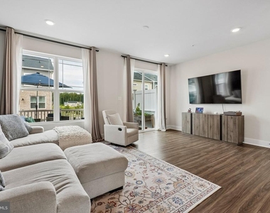 6941 Waterbury Place - Photo Thumbnail 3