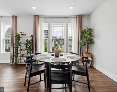 6941 Waterbury Place - Photo Thumbnail 2