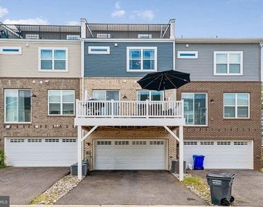 6941 Waterbury Place - Photo Thumbnail 24