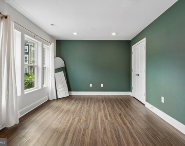 6941 Waterbury Place - Photo Thumbnail 23