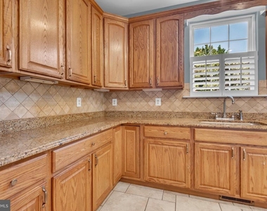 3355 Lancer Court - Photo Thumbnail 8