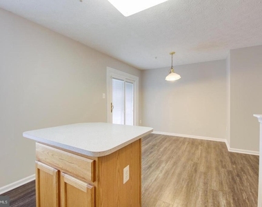9307 Vanguard Court - Photo Thumbnail 11