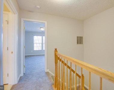 9307 Vanguard Court - Photo Thumbnail 13
