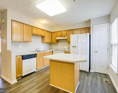 9307 Vanguard Court - Photo Thumbnail 9