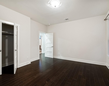 904 Freewater Ln - Photo Thumbnail 19