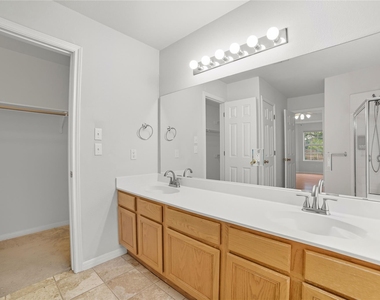 1911 Cedar Bend Dr - Photo Thumbnail 27