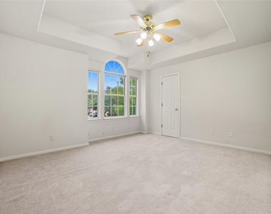 1911 Cedar Bend Dr - Photo Thumbnail 22