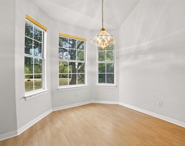 1911 Cedar Bend Dr - Photo Thumbnail 14