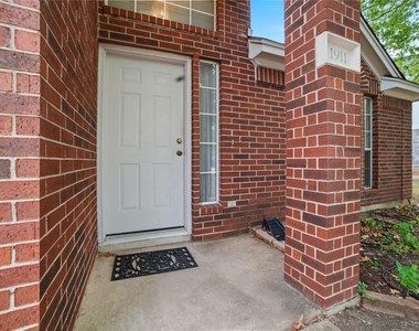 1911 Cedar Bend Dr - Photo Thumbnail 1