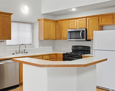 1911 Cedar Bend Dr - Photo Thumbnail 13