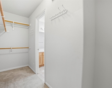 1911 Cedar Bend Dr - Photo Thumbnail 29