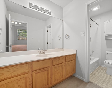 1911 Cedar Bend Dr - Photo Thumbnail 28