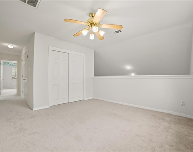 1911 Cedar Bend Dr - Photo Thumbnail 19