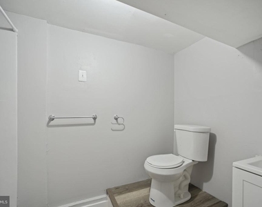 1524 E 28th Street E - Photo Thumbnail 13
