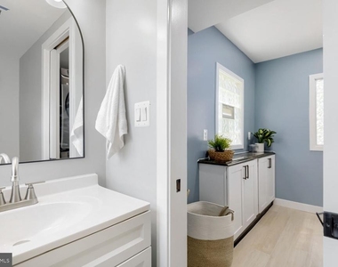 3609 Buena Vista Avenue - Photo Thumbnail 10