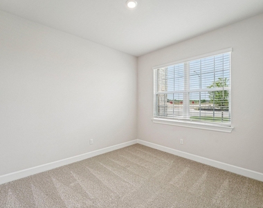 517 W Luna Blue Ln - Photo Thumbnail 6