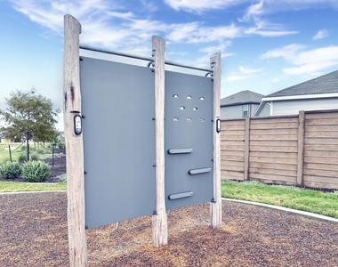 517 W Luna Blue Ln - Photo Thumbnail 10