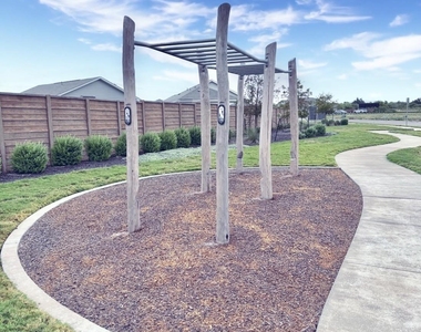 517 W Luna Blue Ln - Photo Thumbnail 9
