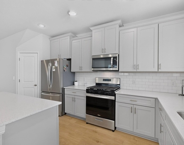 6317 Marsh Ln - Photo Thumbnail 11