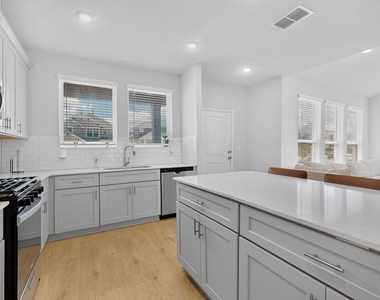 6317 Marsh Ln - Photo Thumbnail 10