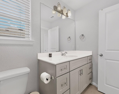 6317 Marsh Ln - Photo Thumbnail 15