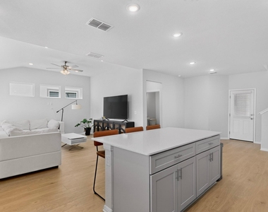 6317 Marsh Ln - Photo Thumbnail 13