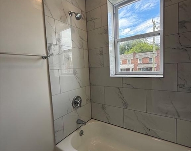 5215 Ready Avenue - Photo Thumbnail 10