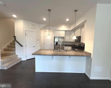 8005 Orchard Grove Road - Photo Thumbnail 6