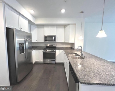 8005 Orchard Grove Road - Photo Thumbnail 3