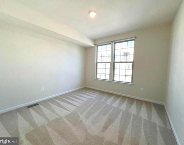 8005 Orchard Grove Road - Photo Thumbnail 14