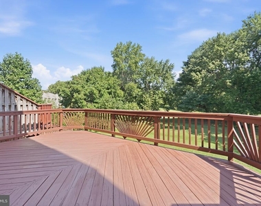 2504 Smoketree Lane - Photo Thumbnail 20